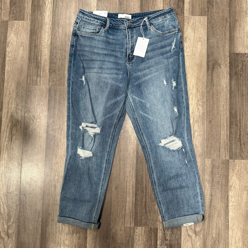 NWT VERVET Mid Wash Distressed "Stretch Boyfriend" Cuffed Jeans (32)